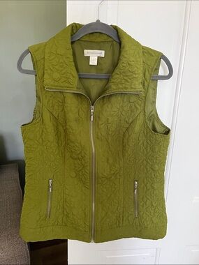 Christopher & Banks Green Quilted Outerwear Vest Zip Front size M with Pockets